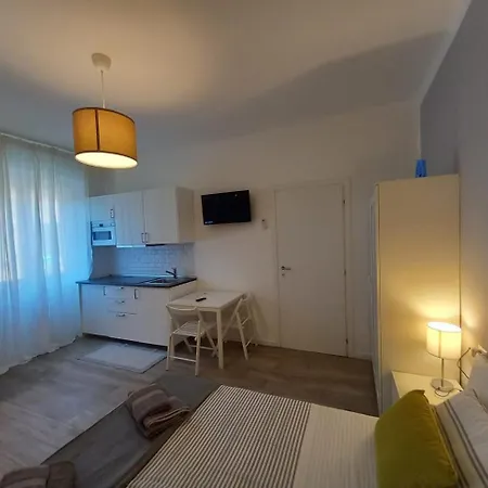Hostmate - - Insubria *